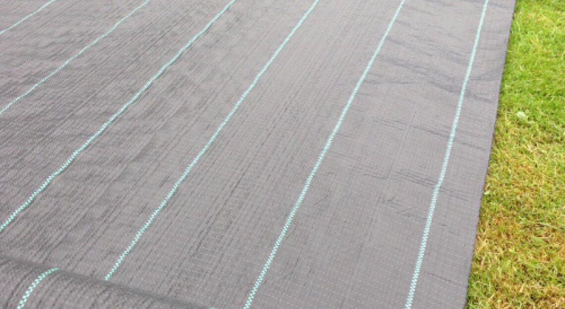 Weed Mat & Ground Cover Mat Poly House Weed Mat